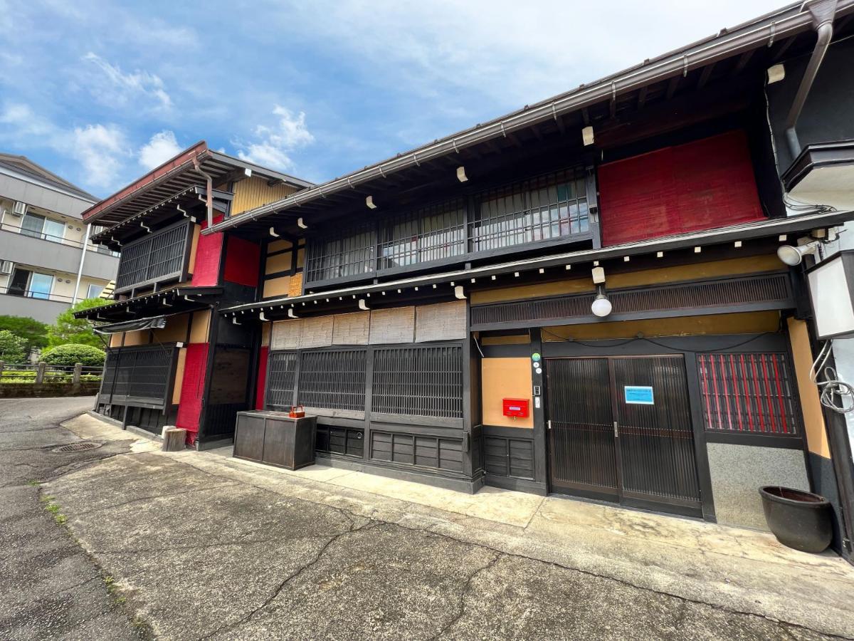 Hostel Murasaki Ryokan تاكاياما المظهر الخارجي الصورة