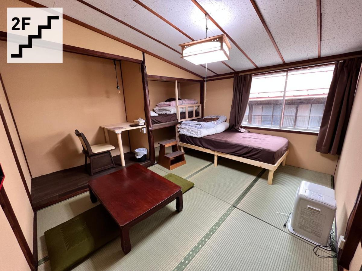 Hostel Murasaki Ryokan تاكاياما المظهر الخارجي الصورة